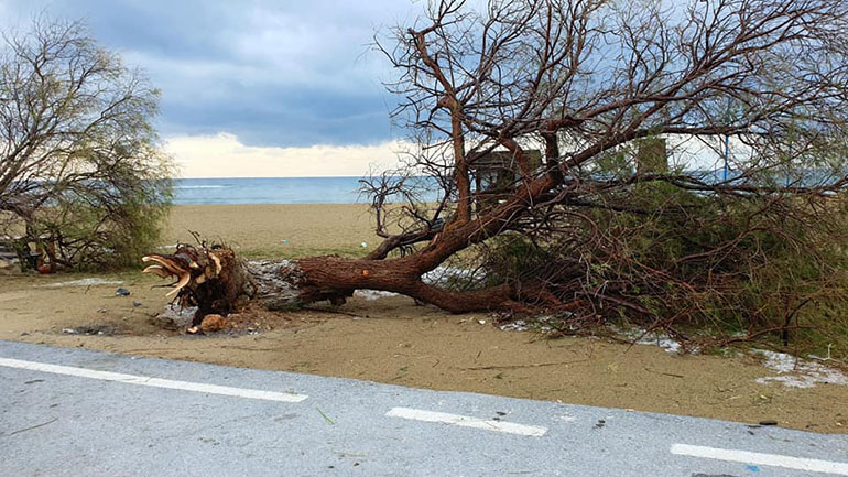 Κρήτη: Επιχειρήσεις απάντλησης νερού σε Ηράκλειο και Χανιά Κρήτη: Επιχειρήσεις απάντλησης νερού σε Ηράκλειο και Χανιά